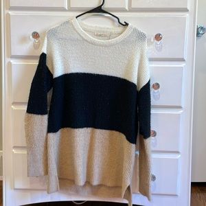 Women’s sweater - medium